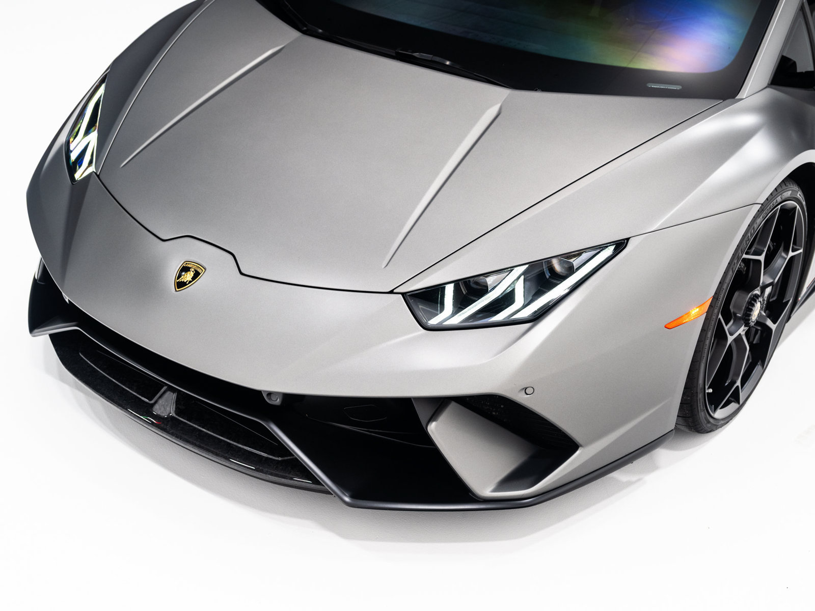 Used 2018 Lamborghini Huracan Performante AWD/4WD image 15