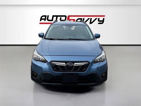 Used 2022 Subaru Crosstrek 2.0i Premium w/ Moonroof Package image 2