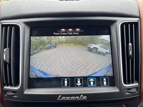 Used 2020 Maserati Levante image 25