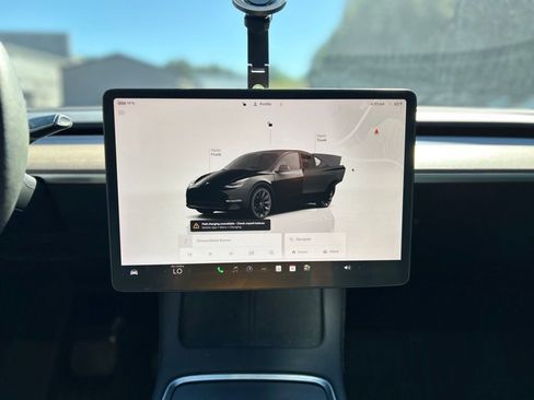 Used 2023 Tesla Model Y Long Range AWD/4WD image 11