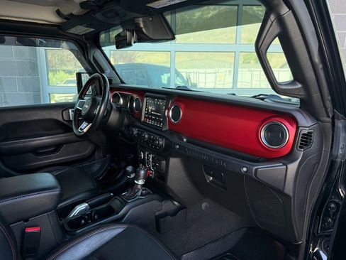 Used 2022 Jeep Wrangler Unlimited Rubicon w/ LED Lighting Group AWD/4WD image 45