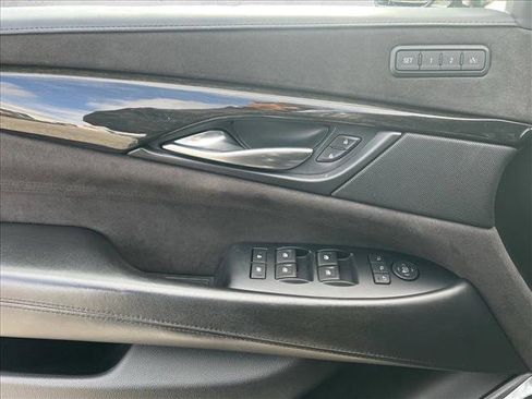 Used 2018 Cadillac Escalade Platinum image 11