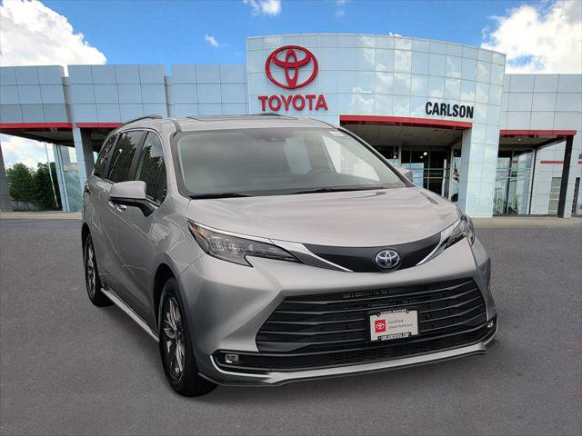 Certified 2025 Toyota Sienna XLE FWD image 2
