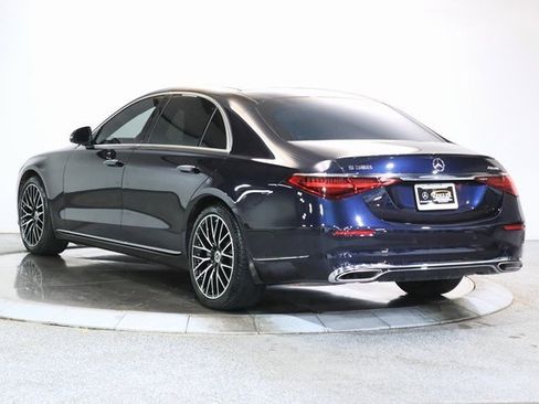 Used 2023 Mercedes-Benz S 580 4MATIC Sedan image 2