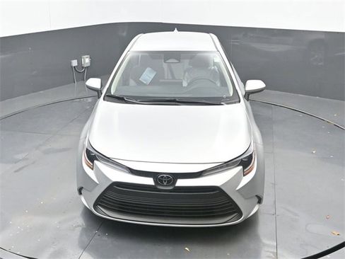 Used 2026 Toyota Corolla LE image 28