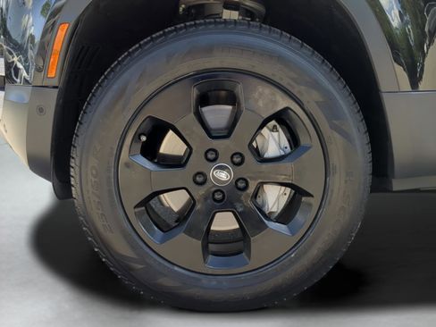 Used 2025 Land Rover Defender 110 S AWD/4WD image 38
