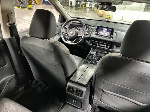 Used 2024 Nissan Rogue SV image 19