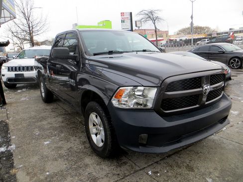 Used 2018 RAM 1500 Express image 3