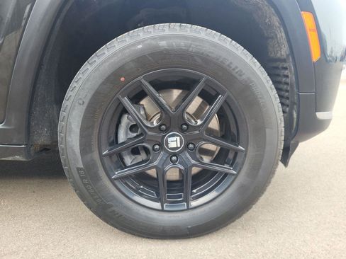 Used 2022 Jeep Grand Cherokee L Limited image 31