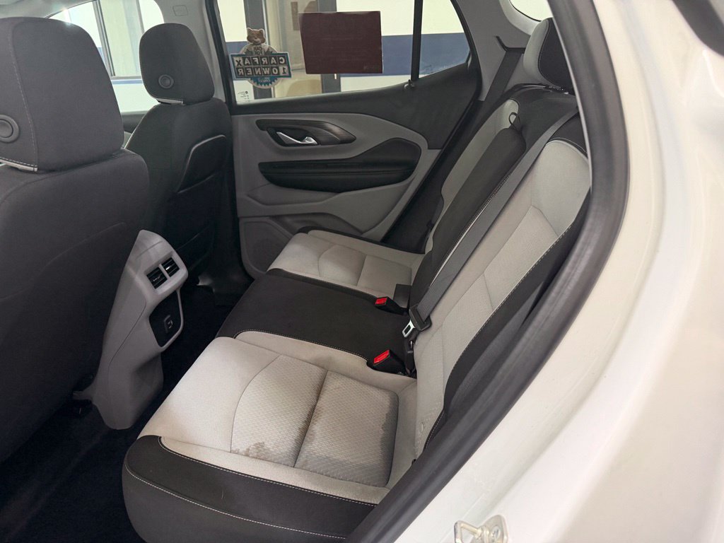 Used 2024 GMC Terrain SLE FWD image 30