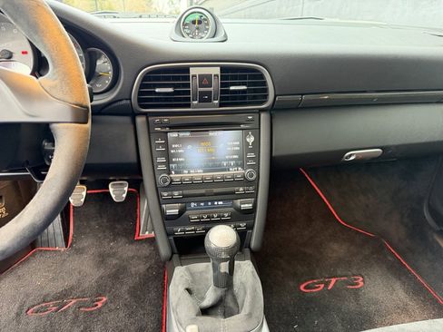 Used 2011 Porsche 911 GT3 image 26