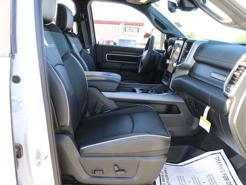 New 2025 RAM 2500 Laramie w/ Towing Technology Group image 32