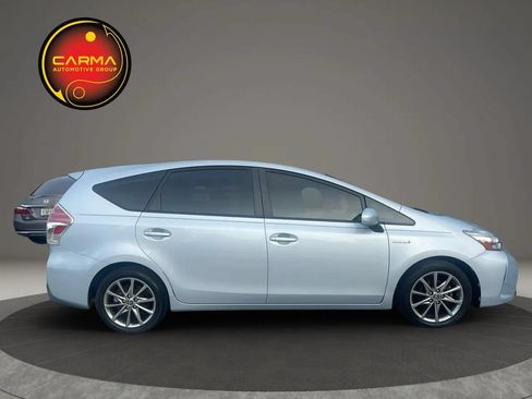 Used 2016 Toyota Prius V Five FWD image 6
