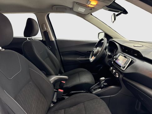 Used 2022 Nissan Kicks S FWD image 40
