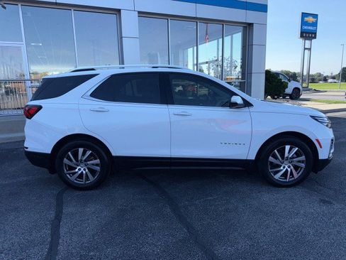 Used 2022 Chevrolet Equinox Premier FWD image 2