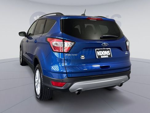 Used 2017 Ford Escape SE w/ SE Leather Comfort Package AWD/4WD image 4