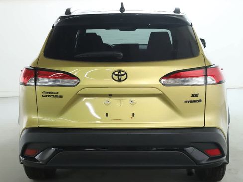 Used 2023 Toyota Corolla Cross SE image 40
