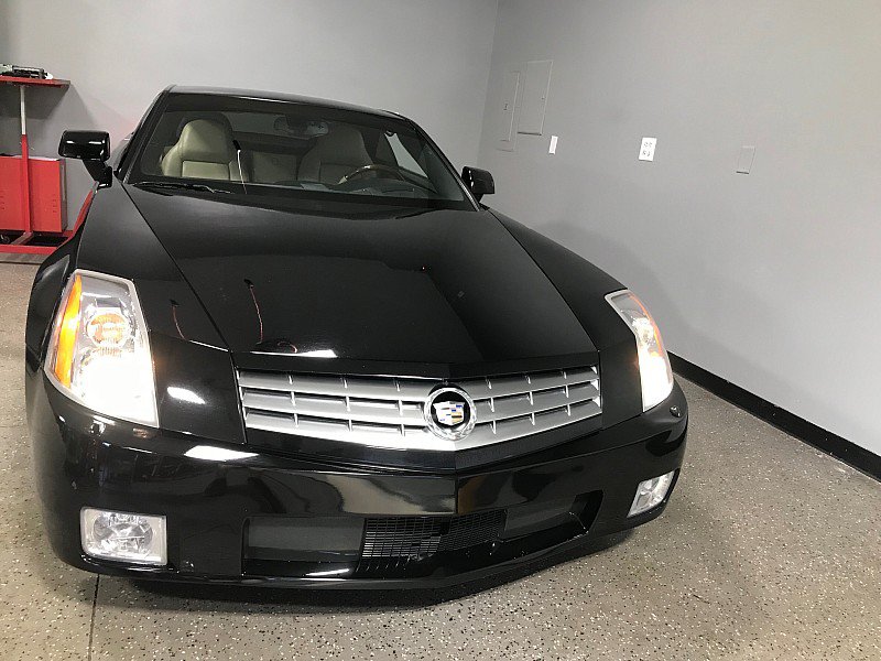 Used 2007 Cadillac XLR RWD image 16