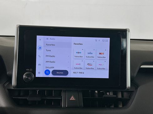 Used 2025 Toyota RAV4 XLE FWD image 21