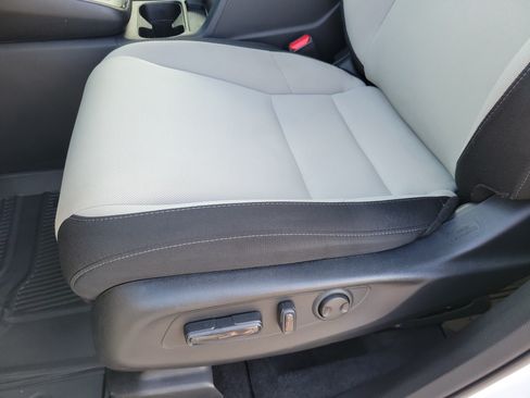 Used 2024 Honda CR-V EX image 10