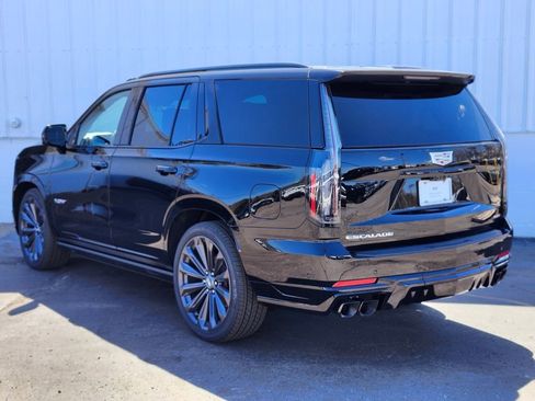 New 2026 Cadillac Escalade V w/ LPO, Floor Liner Package AWD/4WD image 5