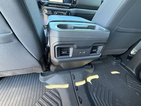 Used 2024 Chevrolet Silverado 1500 LT Trail Boss w/ Convenience Package II image 28