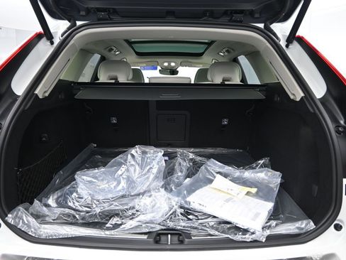 New 2026 Volvo XC60 T8 Ultra w/ Climate Package AWD/4WD image 25