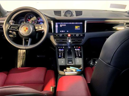 Used 2026 Porsche Macan image 14