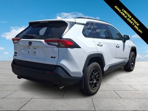 Used 2024 Toyota RAV4 XLE w/ Convenience Package FWD image 8