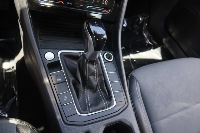 Certified 2025 Volkswagen Jetta SE FWD image 25