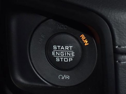 Used 2024 Jeep Wrangler Unlimited Rubicon image 24