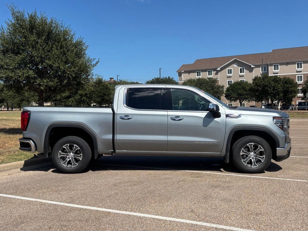 Used 2025 GMC Sierra 1500 SLT RWD image 32