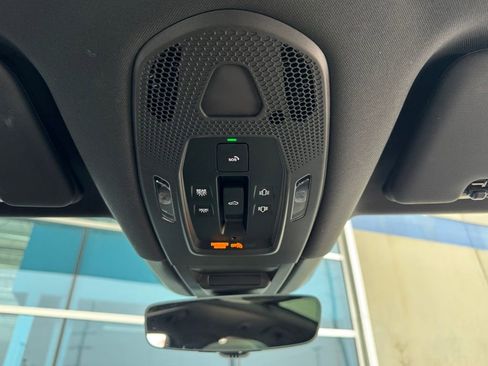 Used 2024 Porsche Cayenne image 25