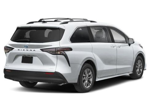 Used 2025 Toyota Sienna XLE w/ XLE Plus Package FWD image 2