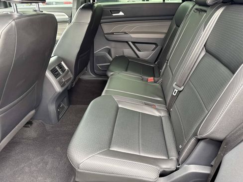 Certified 2022 Volkswagen Atlas Cross Sport SE FWD image 11