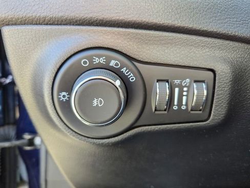 Used 2021 Jeep Compass Latitude FWD image 19