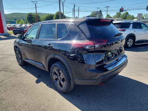 New 2026 Nissan Rogue SV w/ Cold Weather Package AWD/4WD image 6