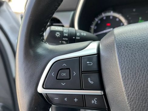 Used 2022 Toyota Highlander XLE FWD image 18