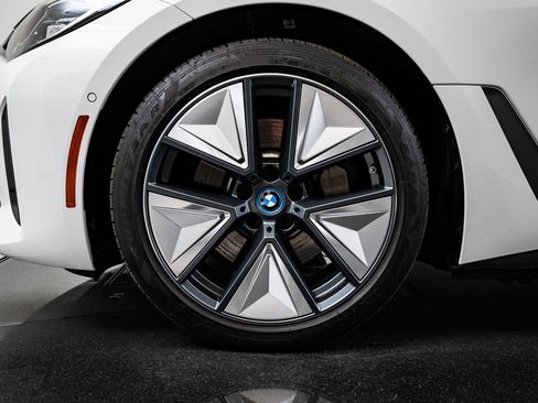 Used 2023 BMW i4 eDrive40 w/ Premium Package image 13