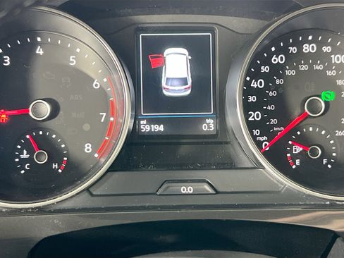 Used 2018 Volkswagen Tiguan SEL image 12