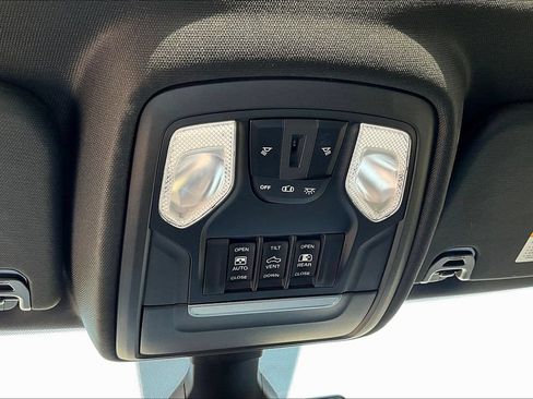 Used 2020 RAM 1500 Big Horn AWD/4WD image 18