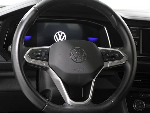 Certified 2023 Volkswagen Jetta SE image 7