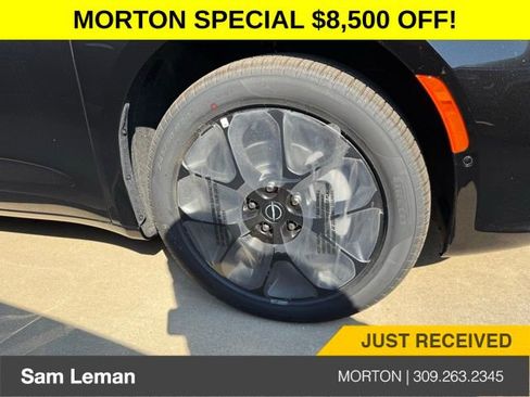 New 2026 Chrysler Pacifica Limited w/ S Appearance Package image 4