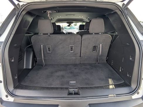 Used 2023 Chevrolet Traverse LT image 14