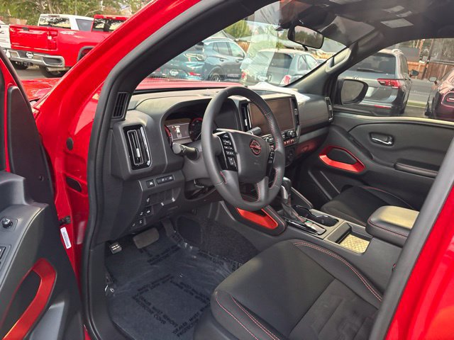 Used 2025 Nissan Frontier PRO-4X AWD/4WD image 10