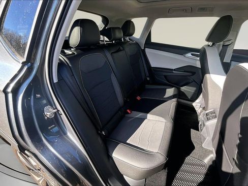 New 2026 Volkswagen Taos SE image 10