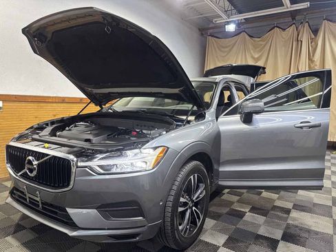 Used 2019 Volvo XC60 T6 Momentum w/ Multimedia Package AWD/4WD image 11