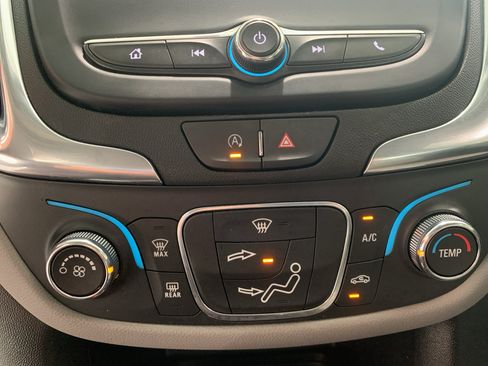Used 2023 Chevrolet Equinox LS w/ LS Convenience Package FWD image 23
