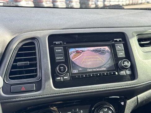 Used 2018 Honda HR-V LX image 18