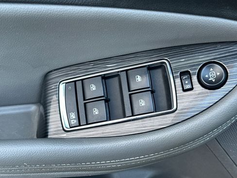 Used 2018 Chevrolet Impala LT image 12